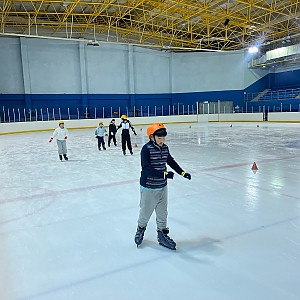 꿈아이스포츠교실. 쌀쌀한 4월의 빙상장에서 이야기