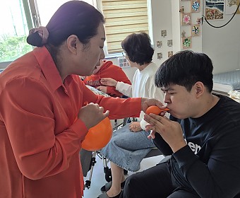 풍선 머리띠 쓰고, 코파카바나 불렸네~